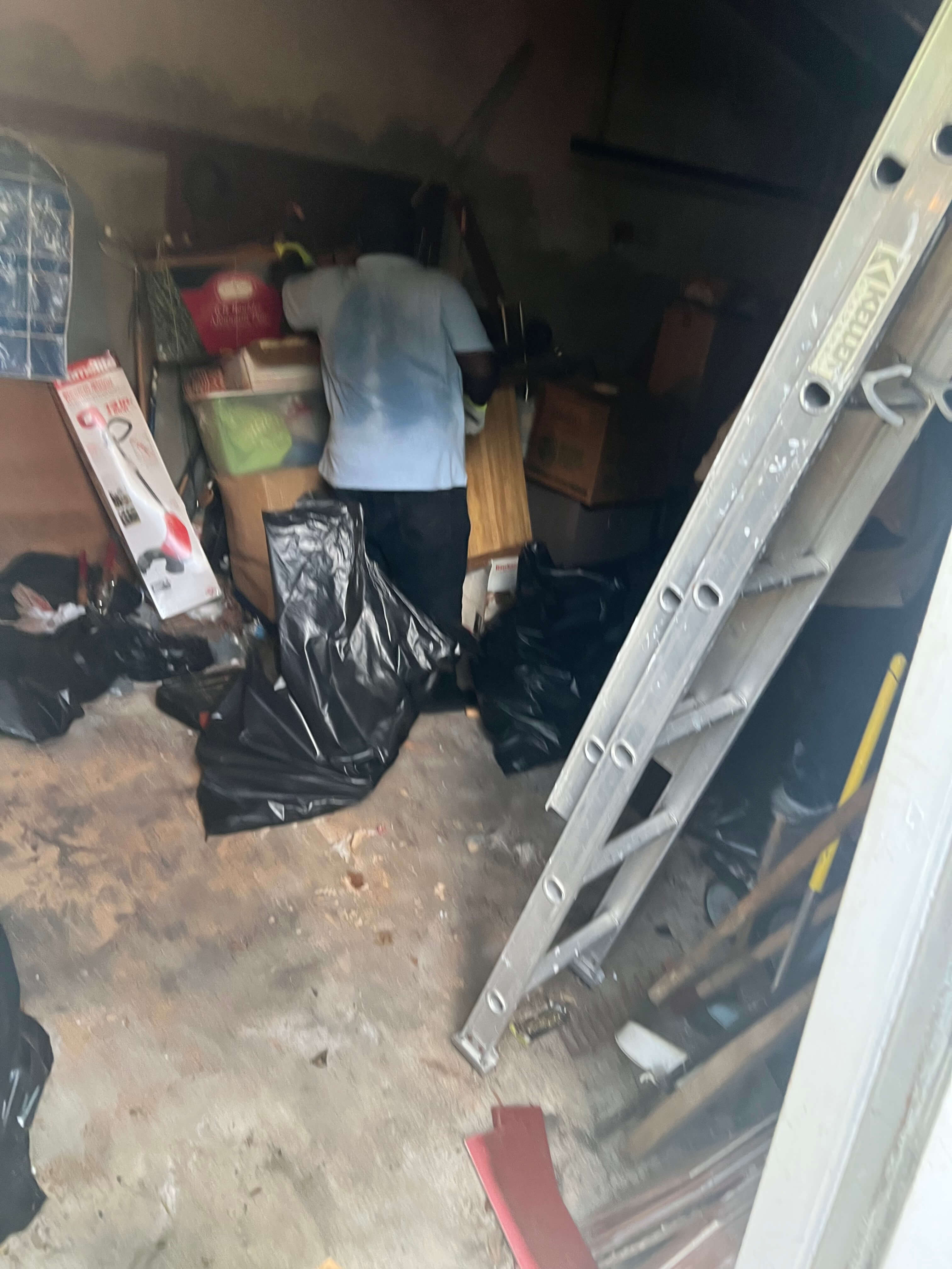 junk removal crew miami